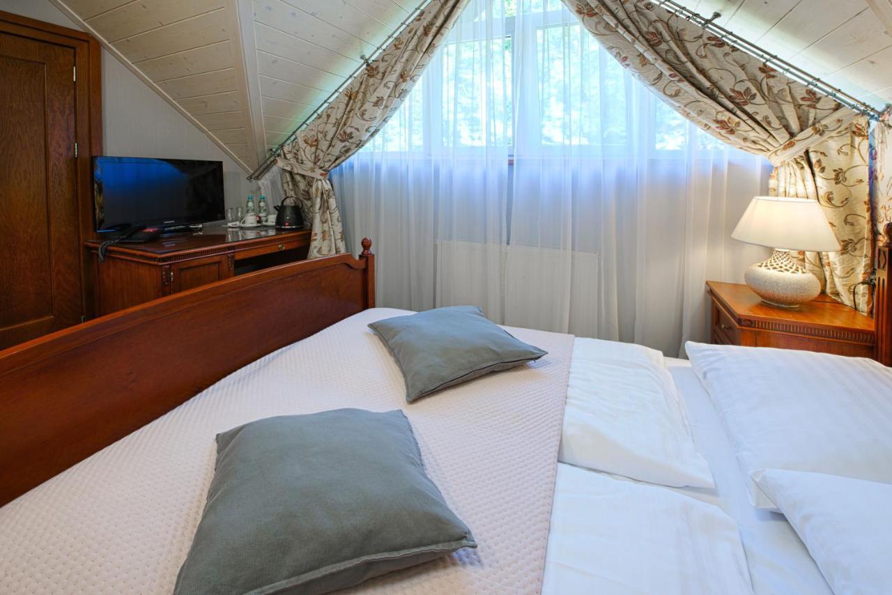 Hotel Zalesie Бохня Екстериор снимка
