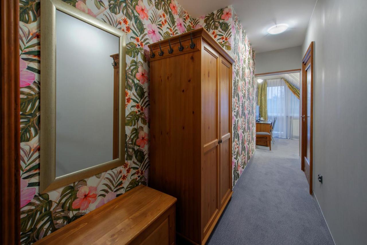 Hotel Zalesie Бохня Екстериор снимка