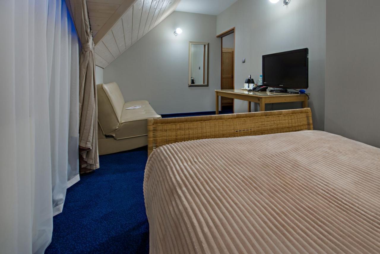 Hotel Zalesie Бохня Екстериор снимка