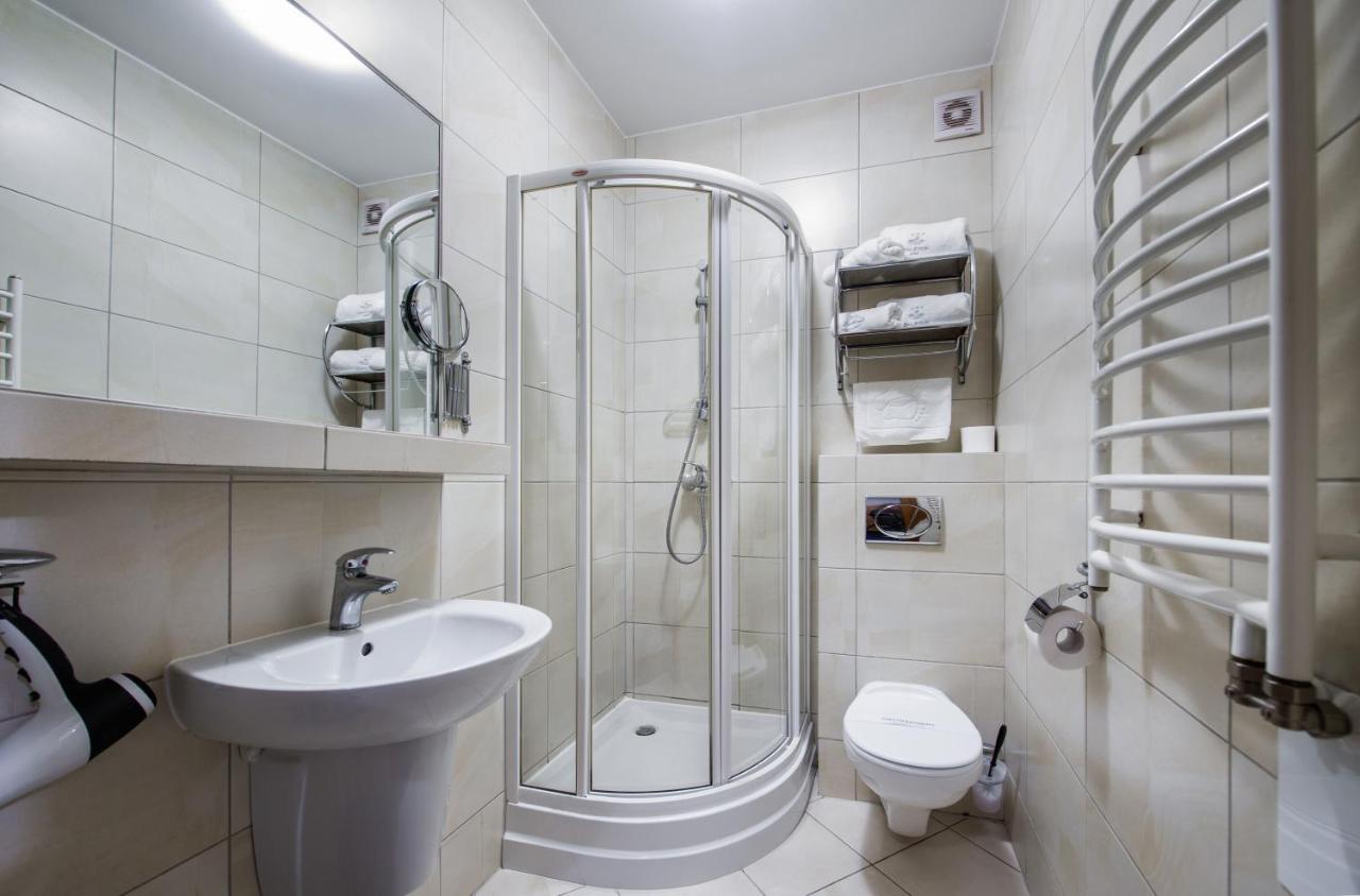 Hotel Zalesie Бохня Екстериор снимка