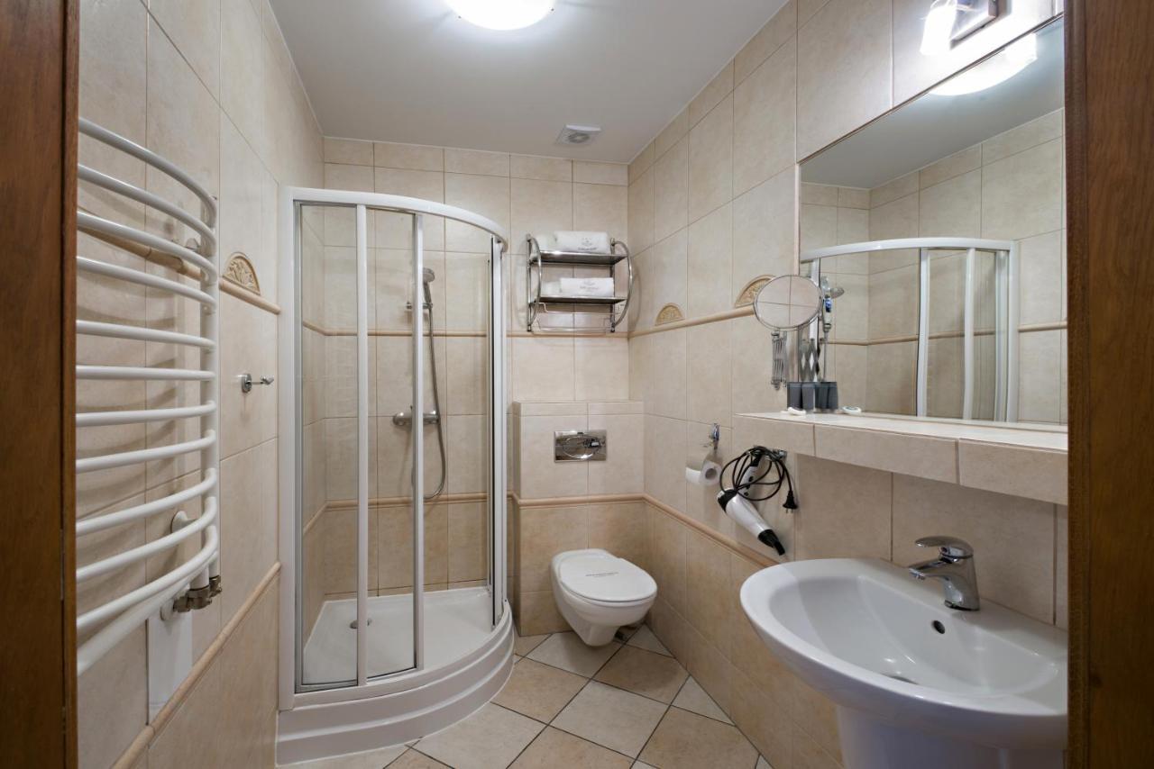 Hotel Zalesie Бохня Екстериор снимка